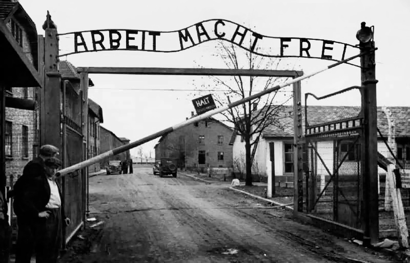 Auschwitz: Arbeit Macht Frei